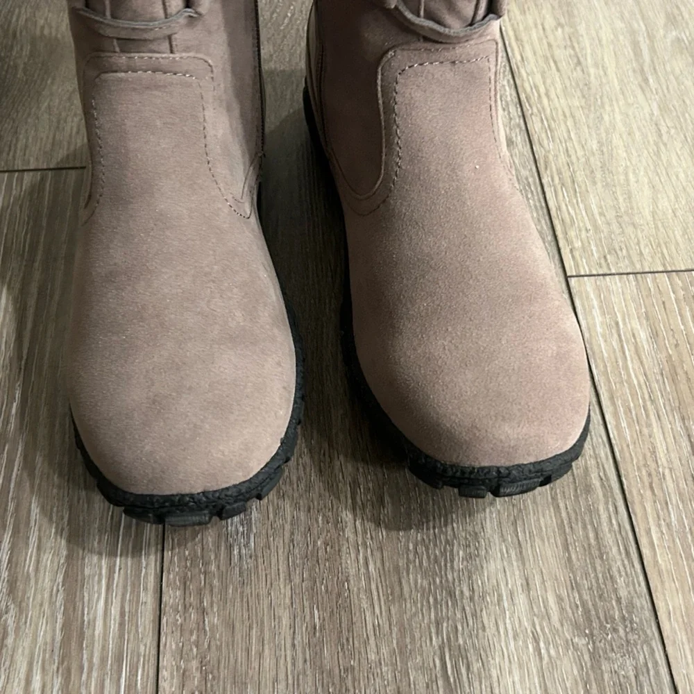 Faux-Fur Trim Taupe Winter Boots - Women's Tall Cold-Weather Boots